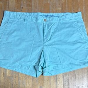 Khakis by Gap Girlfriend 4 inch shorts